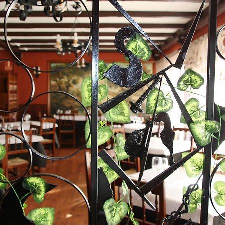 Hostal Rte. Elena Fuentes de Ebro Zewnętrze zdjęcie